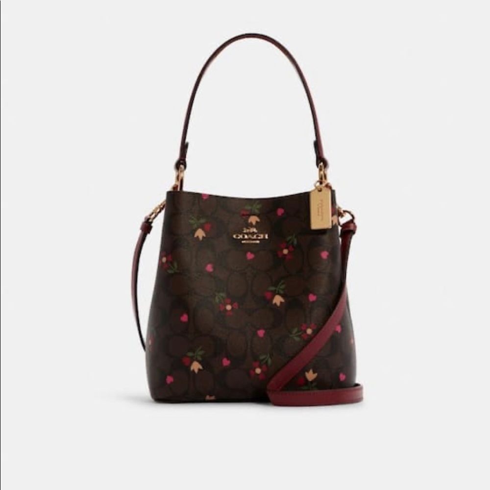 ❤️SOLD❤️Brand New Coach
Small Town Bucket Bag In Signature Canvas - Picture 1 of 5
